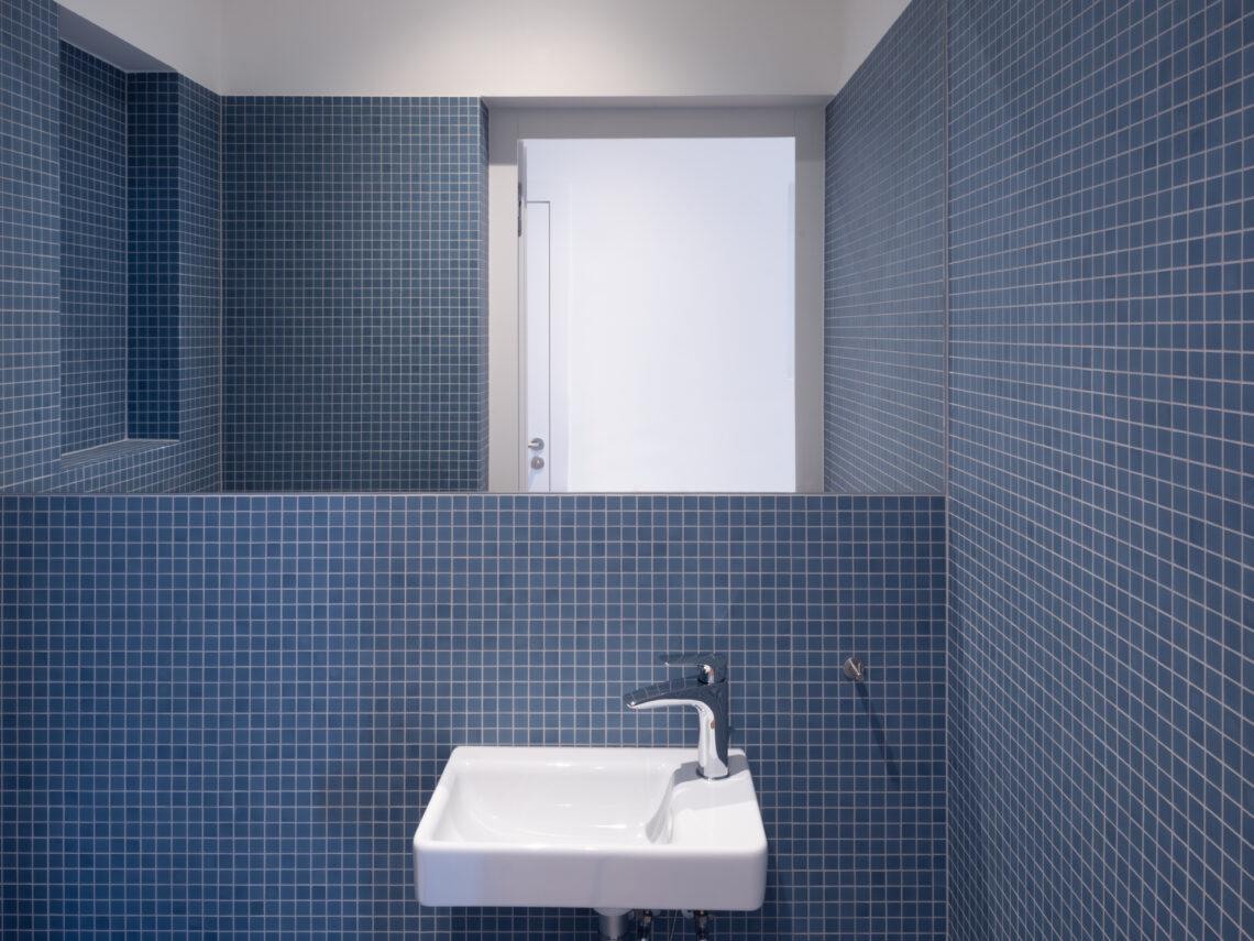 Residential building (ROLL)