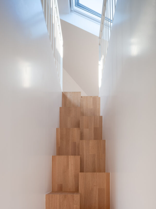 Residential building (ROLL)
