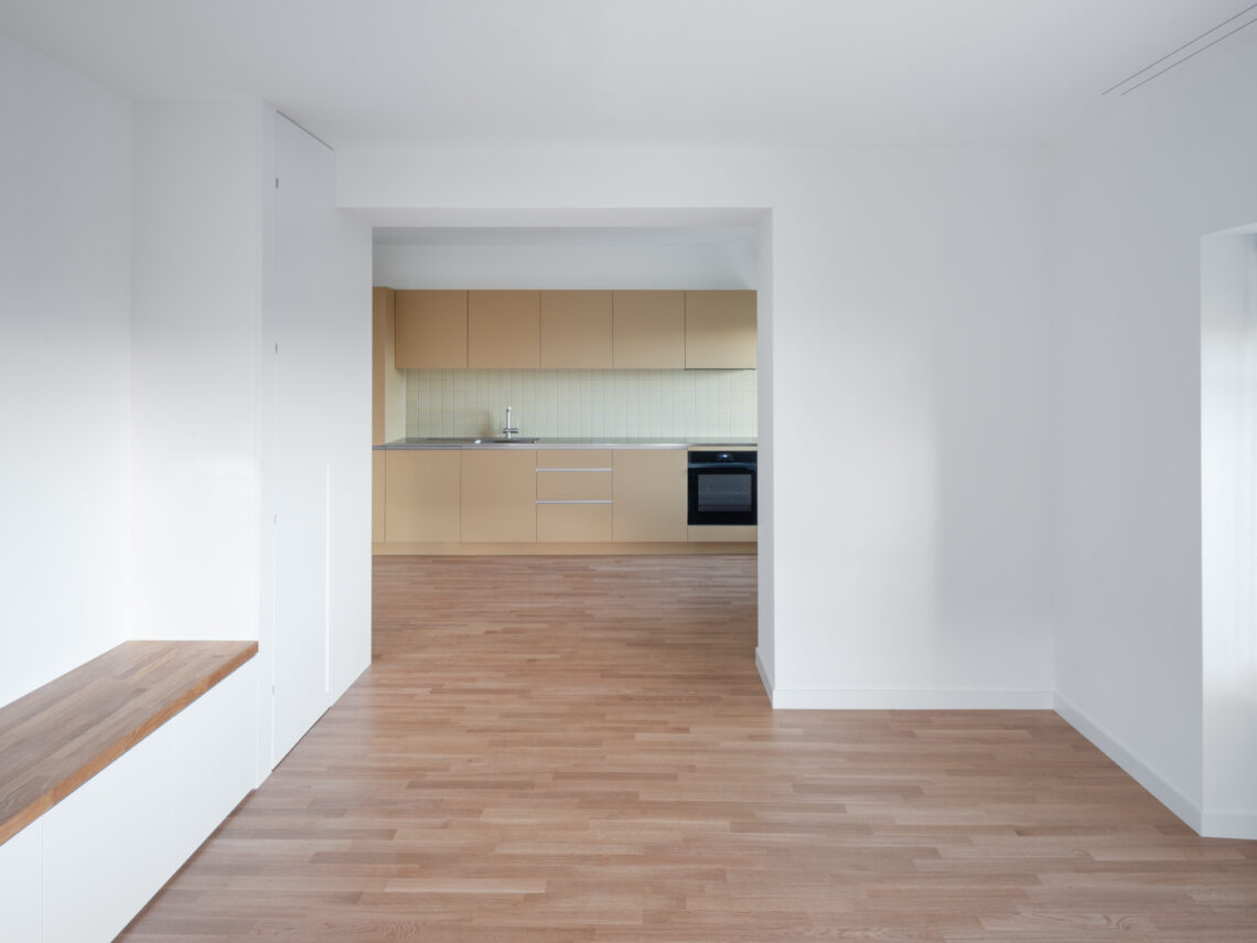 Residential building (ROLL)