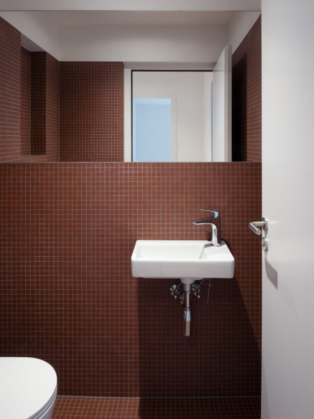 Residential building (ROLL)