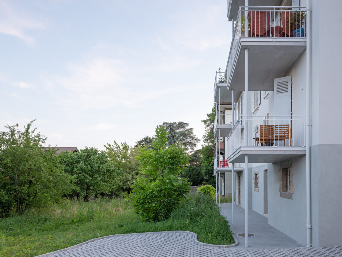 Residential building (ROLL)