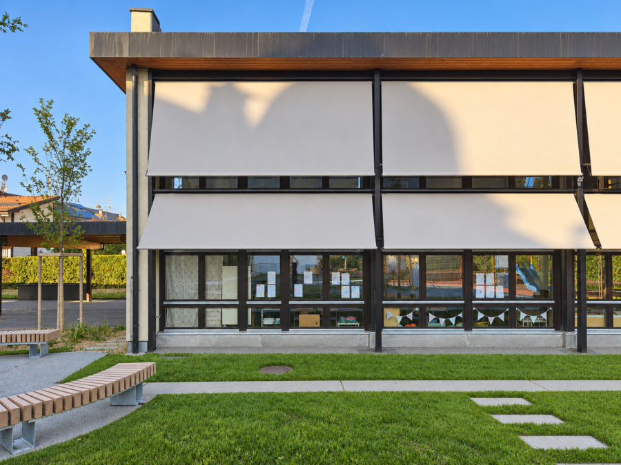 Mesures d&rsquo;ombrages pour un pavillon scolaire (H110)